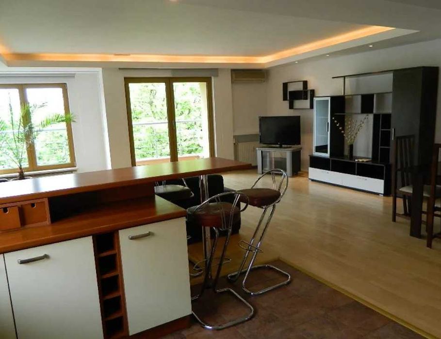 Дава се под наем Тристаен апартамент в Пловдив, Каменица 2 - 90 кв.м за 336.6 € - Снимка #1