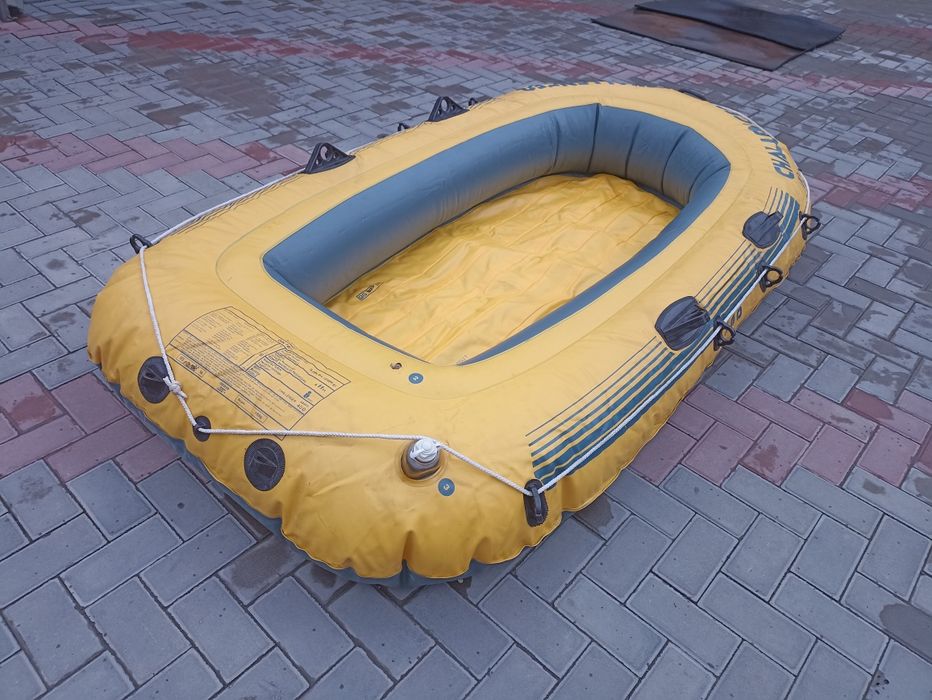 Надувная лодка challenger 400