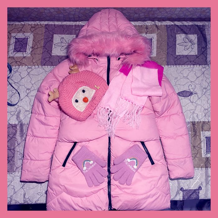 Цена за всё!Комплект для девочки!Куртка, шапка, перчатки, шарф!8-11 л.