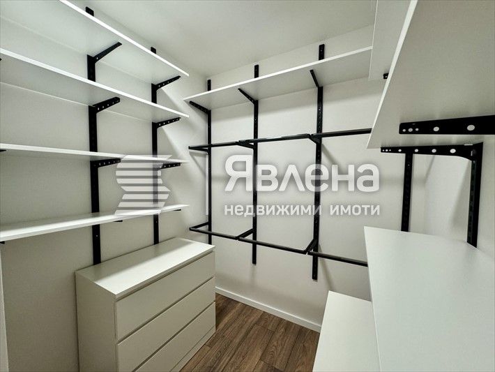 Дава се под наем Тристаен апартамент в София, Оборище - 130 кв.м за 1200 € - Снимка #9