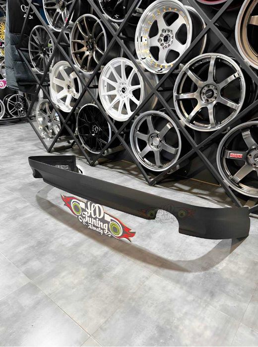 Губа на задний бампер Subaru Legacy BL