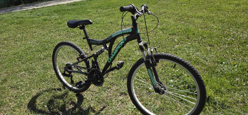 Vând bicicleta Champions