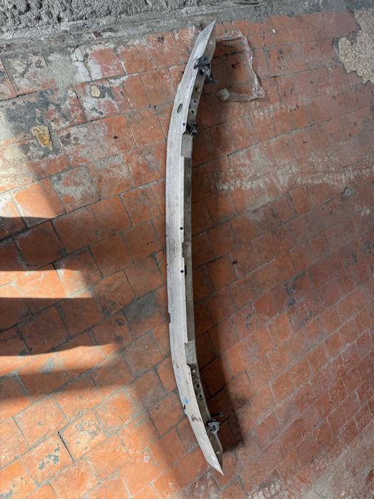 Греда под предна броня за бмв ф10 ф11