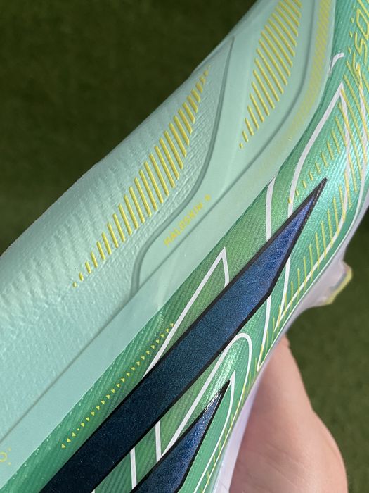 Ghete fotbal F50 Laceless LL Elite FG