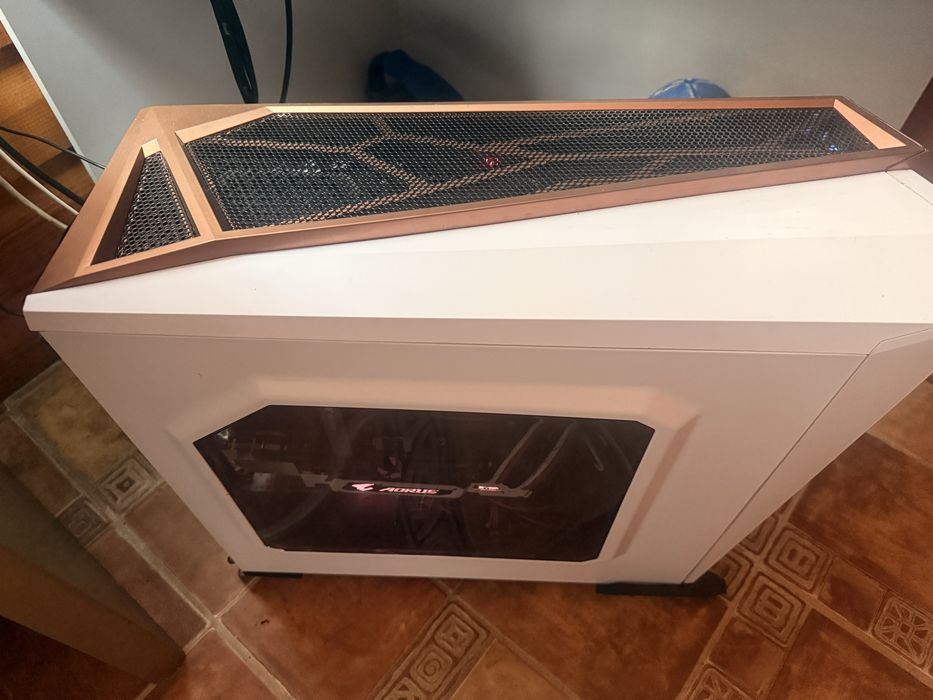 PC GAMING – i7-6700K / GTX 1080 Ti / 32 GB RAM / SSD + 2 Monitoare separat Asus 60hz si un AOC 200hz
