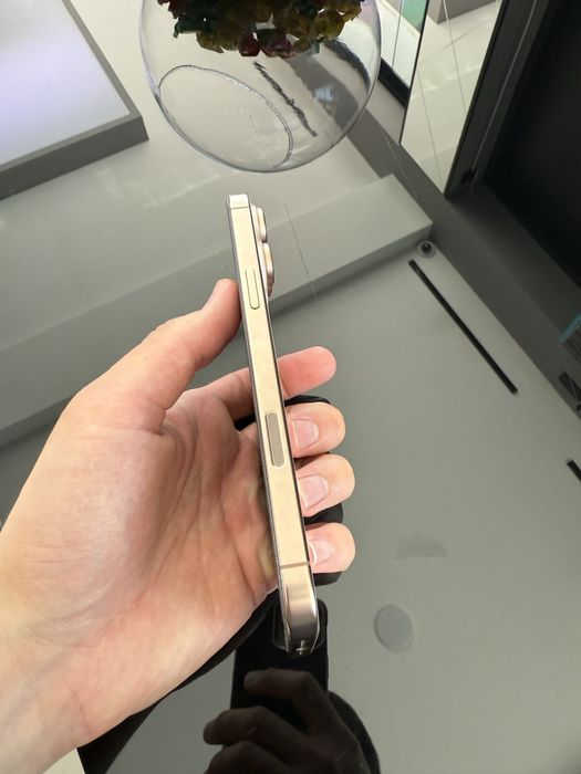 Sotiladi iPhone 16 pro max