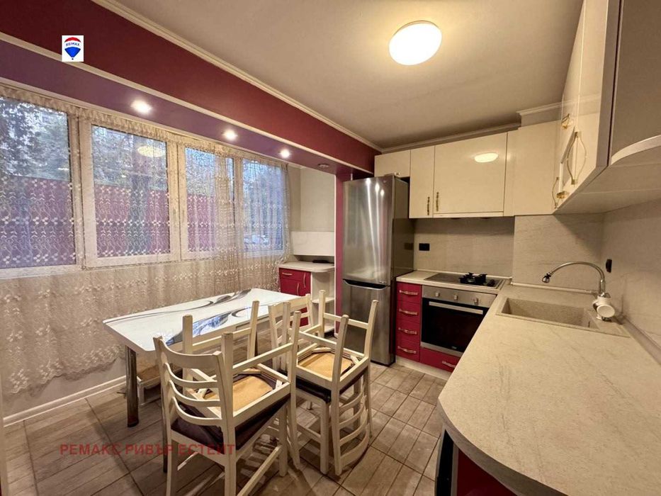 Тристаен апартамент за продажба кв. Родина 1, гр. Русе