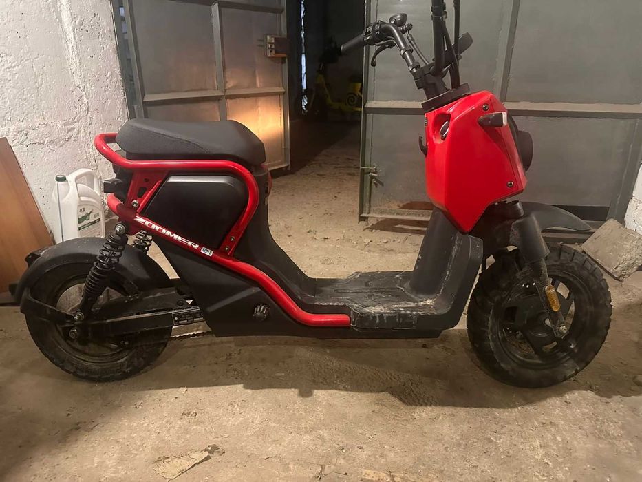 Электроскутер HONDA ZOOMER RED