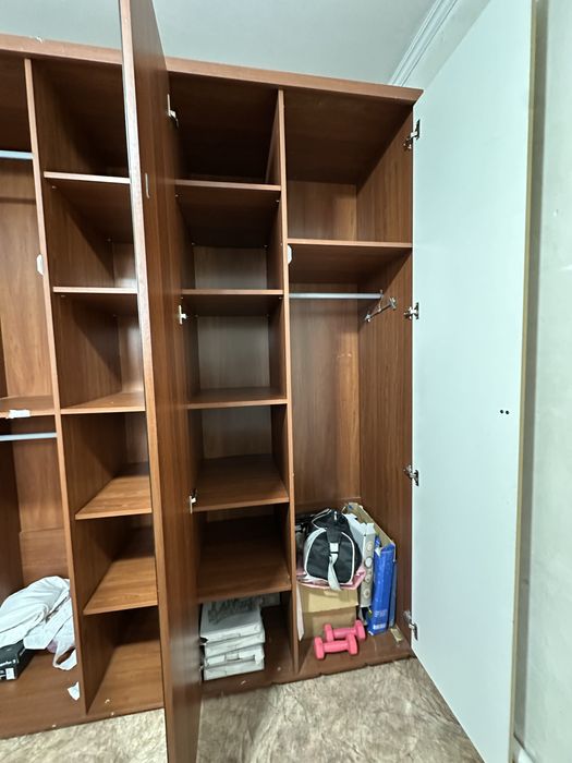 Шкаф разобранный в нормальном состояние