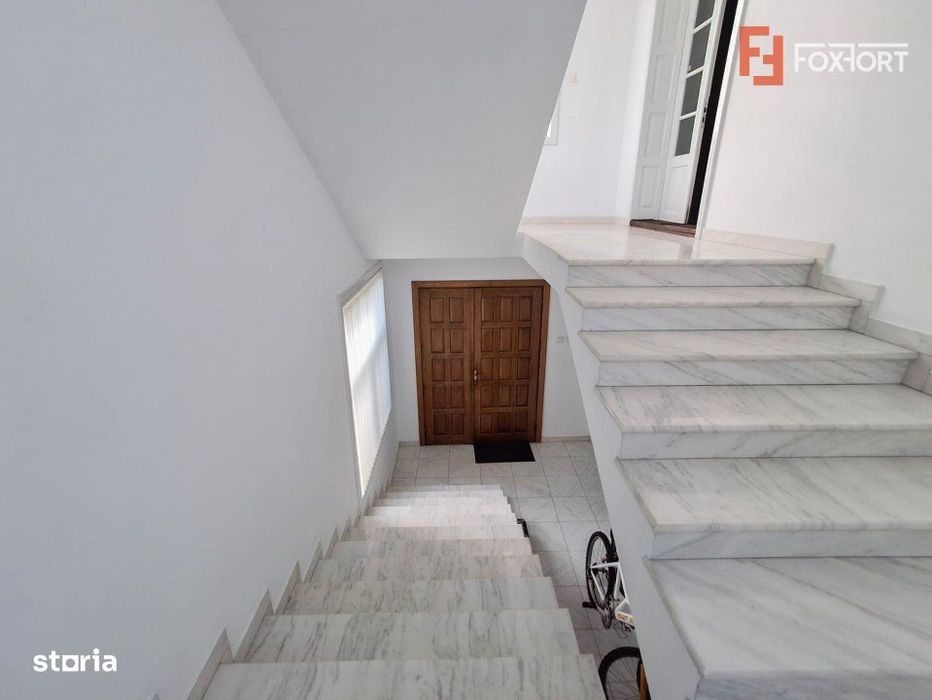 Apartament 3 camere decomandat de inchiriat la casa, zona Crisan