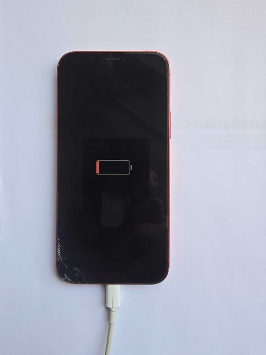 iphone 12 red - defect pentru piese, display spart