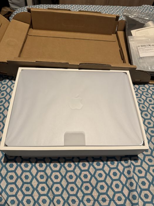 Macbook air 13,6 m4 512gb 16 gb ram
