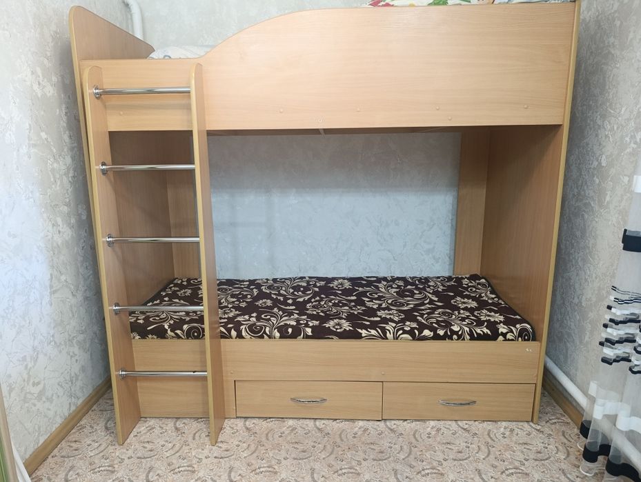 Продам двухярусную кровать