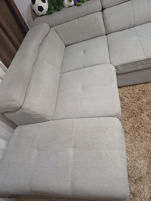 Vand canapea in stare destul de buna