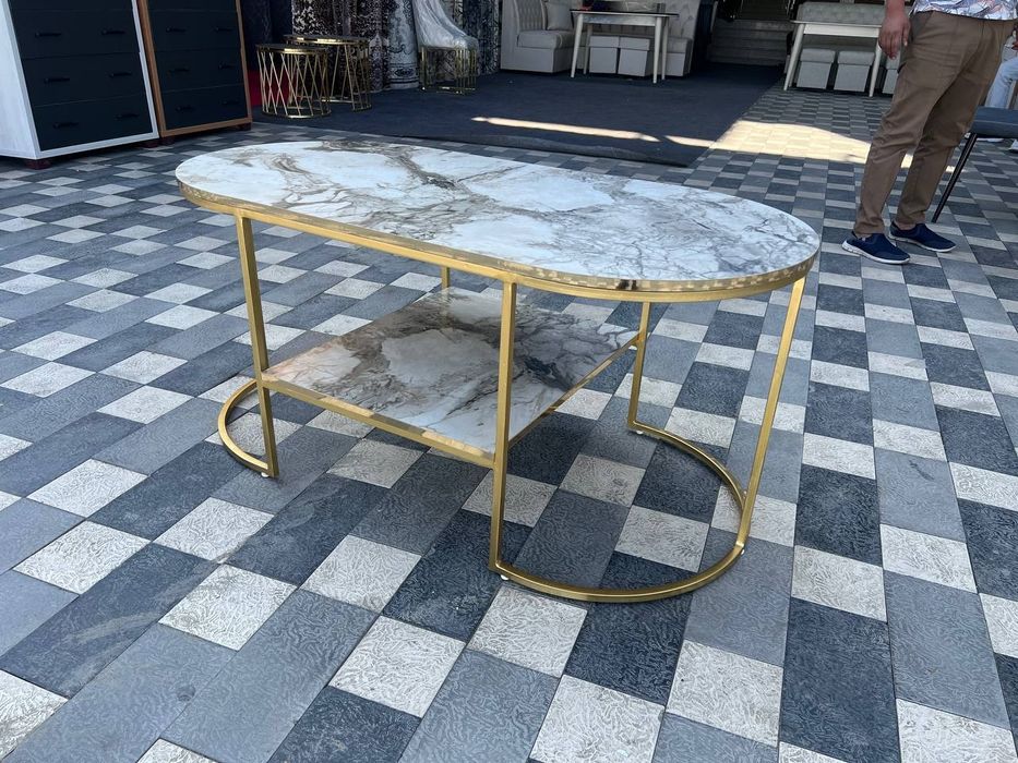 Журналний стол  (авалний)