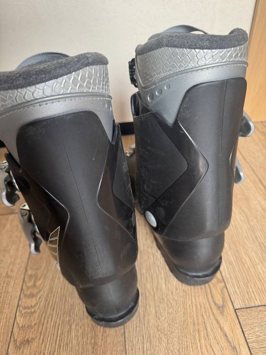 Продам лыжные ботинки Dolomite