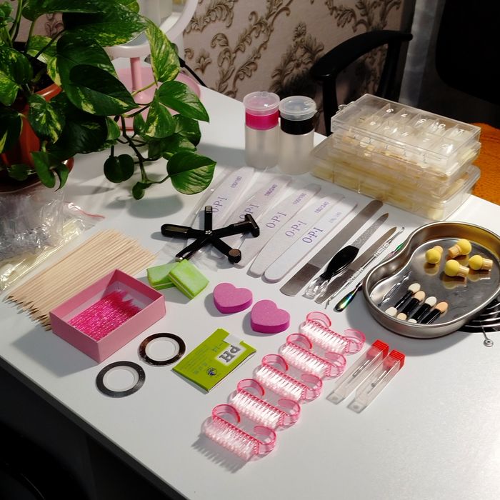 Продам всё для маникюра