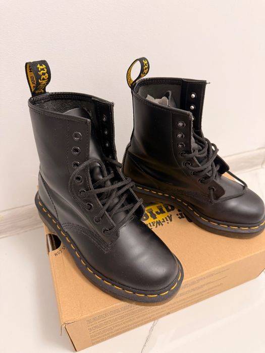 Dr Martens 1460 originale, piele naturală,marime 36, stare foarte buna