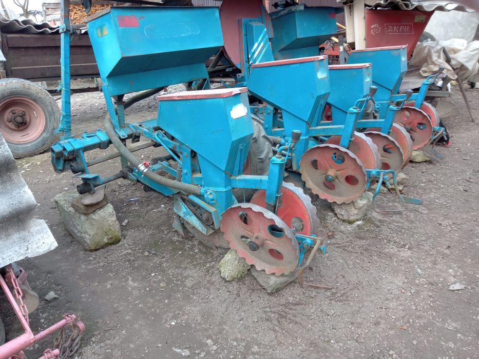 Semanatoare de porumb