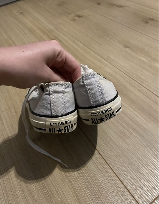 Converse lavandă