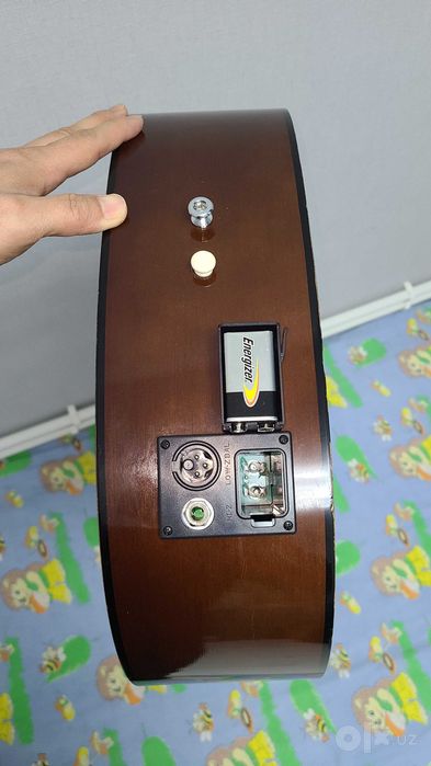 YAMAHA F310 +комбо-усилитель+NUX MG100