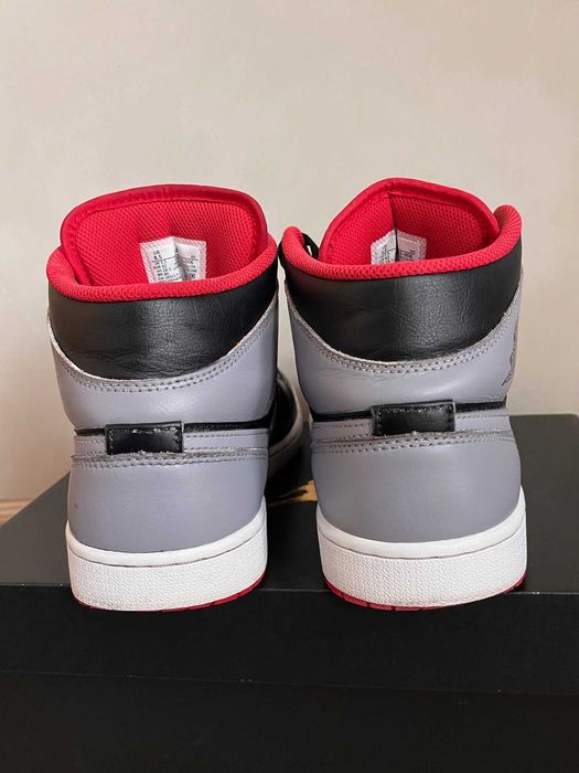 ОРИГИНАЛНИ Nike Air Jordan 1 mid в размер EUR42