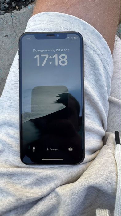 Продам Iphone XS