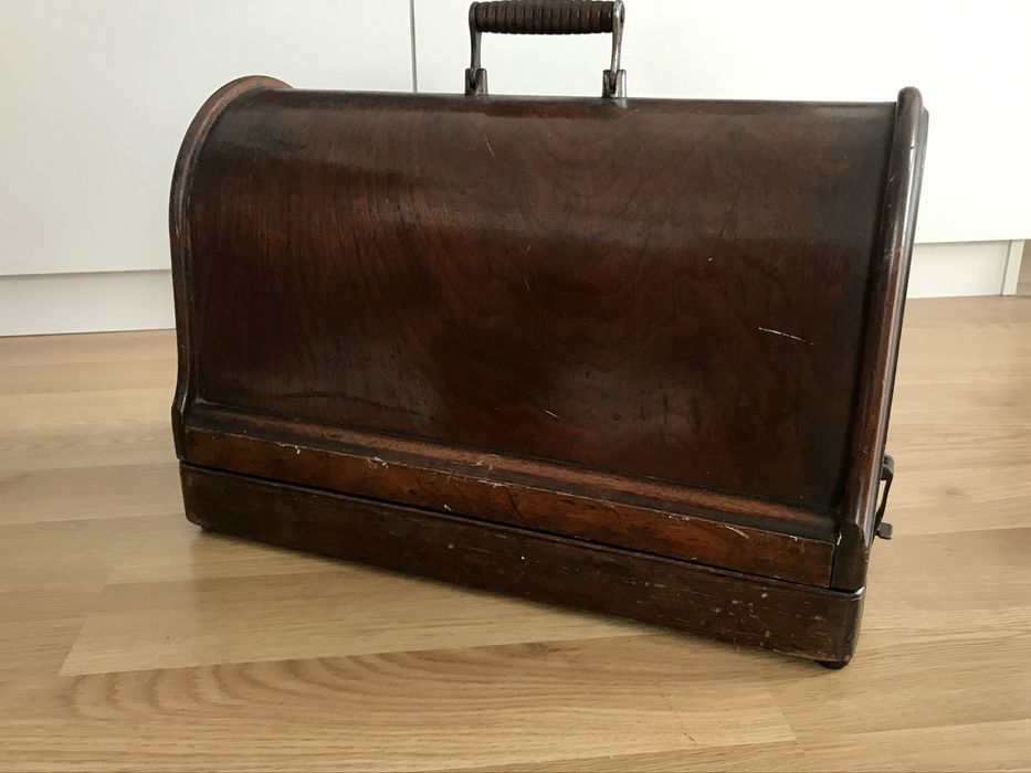 Vand masina cusut Singer