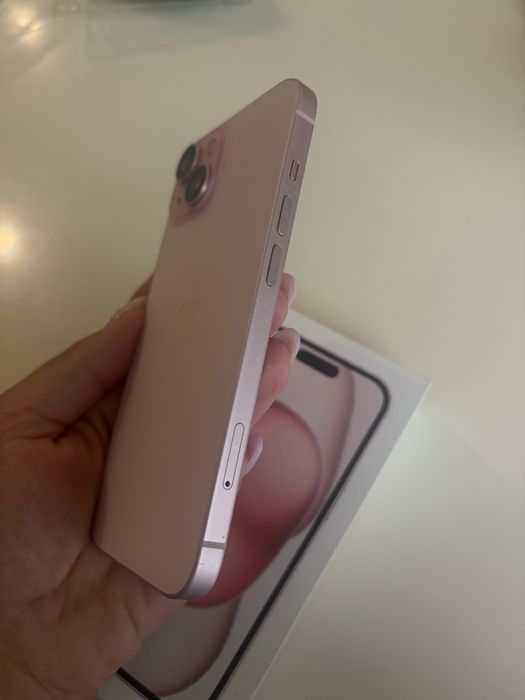 Vand iphone 15 roz impecabil