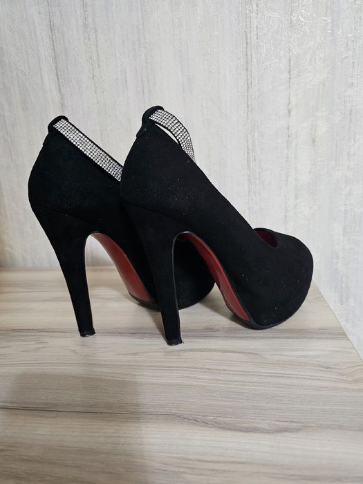 Туфли  продаются рр 34