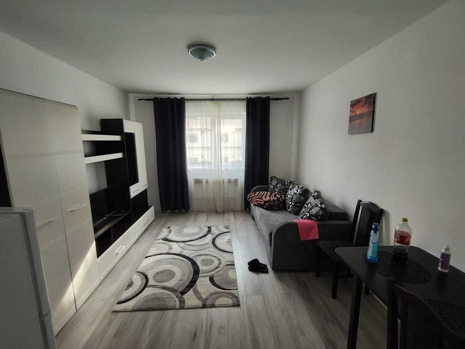 Închiriez garsonieră in Vasile Aaron 1200 lei