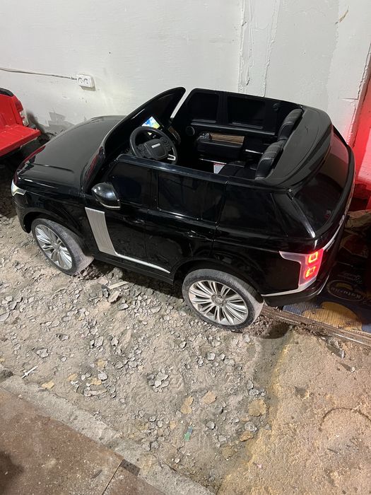 Продам детский электромобиль  RANGE ROVER