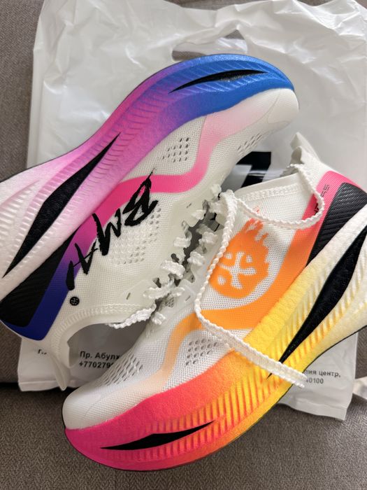 Продам новые кроссы 37 размер предназначенные для бега Bmai