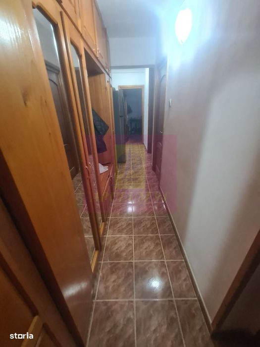 Apartament cu 3 camere de vanzare in Campina - Zona Cuza