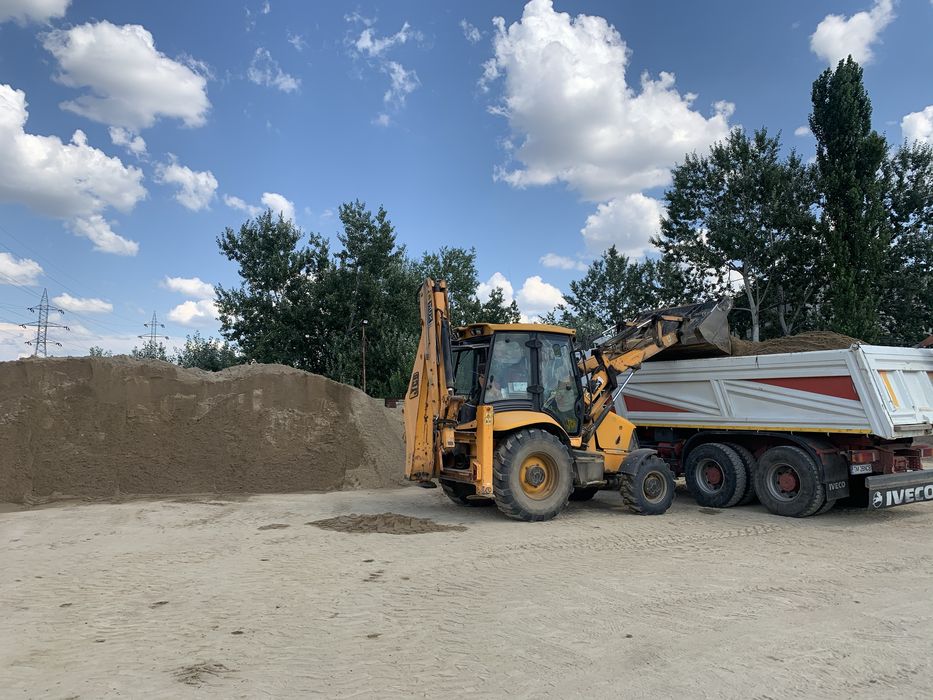 Depozit Agregate Nisip / Concasată / Lucrări Bobcat Excavator Săpături