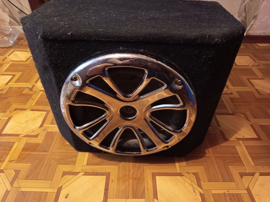 Сабвуфер с усилителем