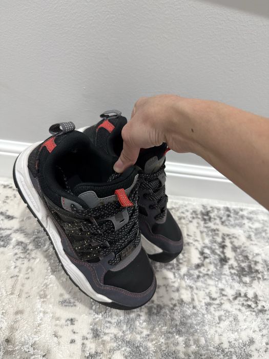 Продается обувь для мальчиков, оригинал. Размер 34