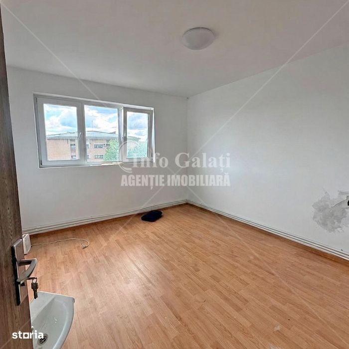 | Apartament cu 3 camere | Micro 21 | Renovat |