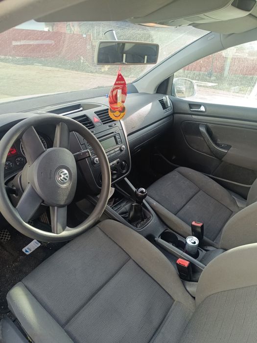 Vând golf 5 an 2005