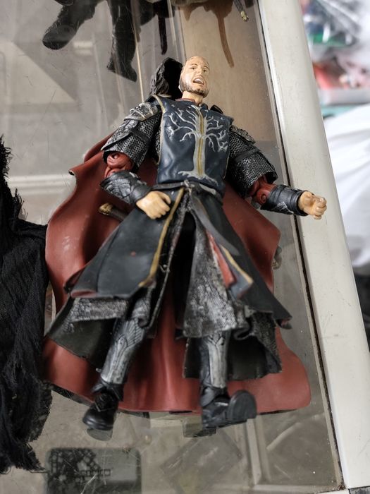 Екшън фигури lord of the rings marvel