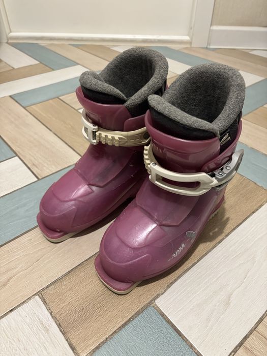 Лыжные ботинки детские 22.0 см.