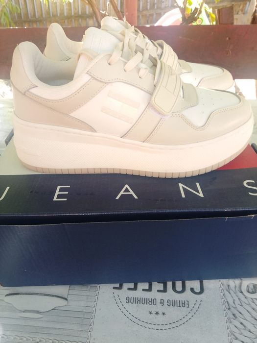 Încălțăminte   pantofi sport de   bună  calitate