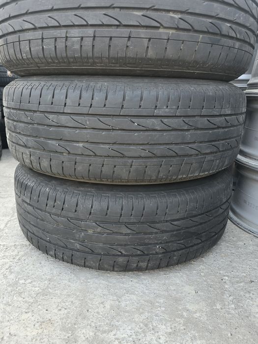 4 Броя 215/65/17 Bridgestone 2x5,5mm 2x4,8mm