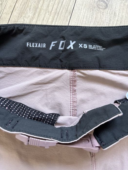 Pantaloni dama Fox  FlexAir XS, echipament ciclism