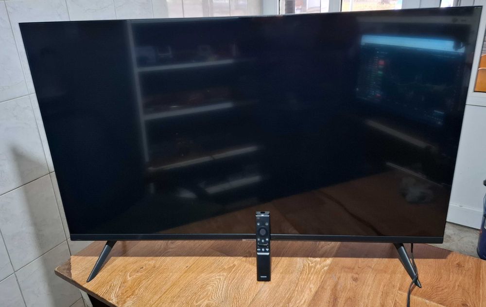 Samsung UE43AU7092U за ремонт или за части.