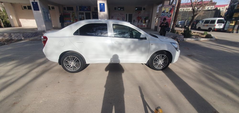 Cobalt 4 avtomat sotiladi