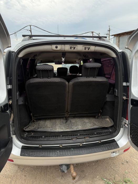 Ларгус ВАЗ отличное состояние