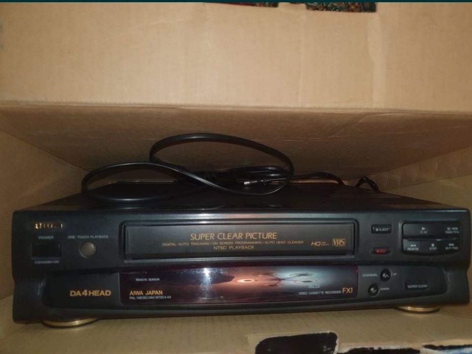 Сотилади AIWA видеомагнитофон
