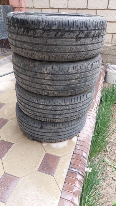 Продаётся авто шины 235 50/ 19