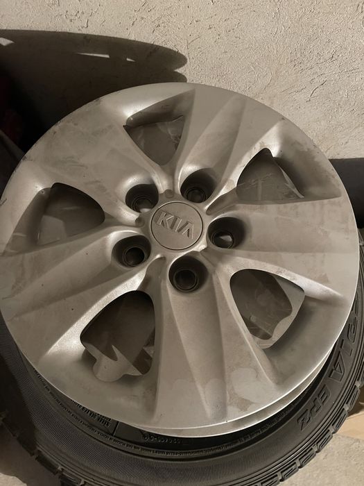 Балон с дисками и колпакми оригинал Киа